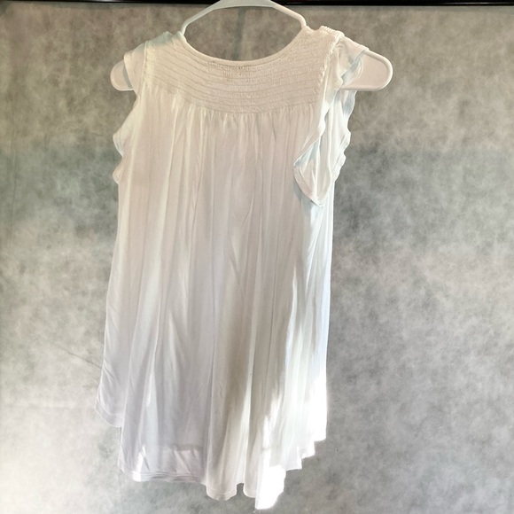 Ann Taylor LOFT Shirred Smocked Flutter Sleeve White Swing Top Womens Medium - Picture 9 of 16